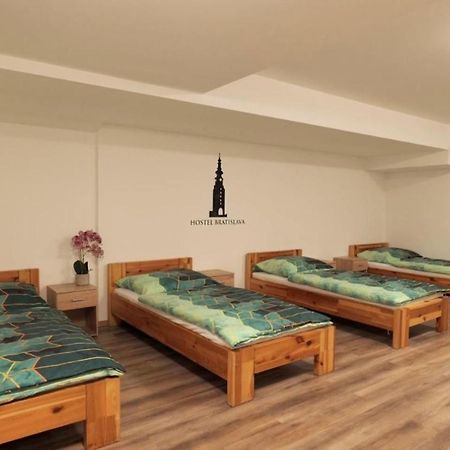 Hostel Old Town บราติสลาวา ภายนอก รูปภาพ