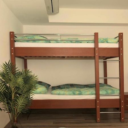 Hostel Old Town บราติสลาวา ภายนอก รูปภาพ