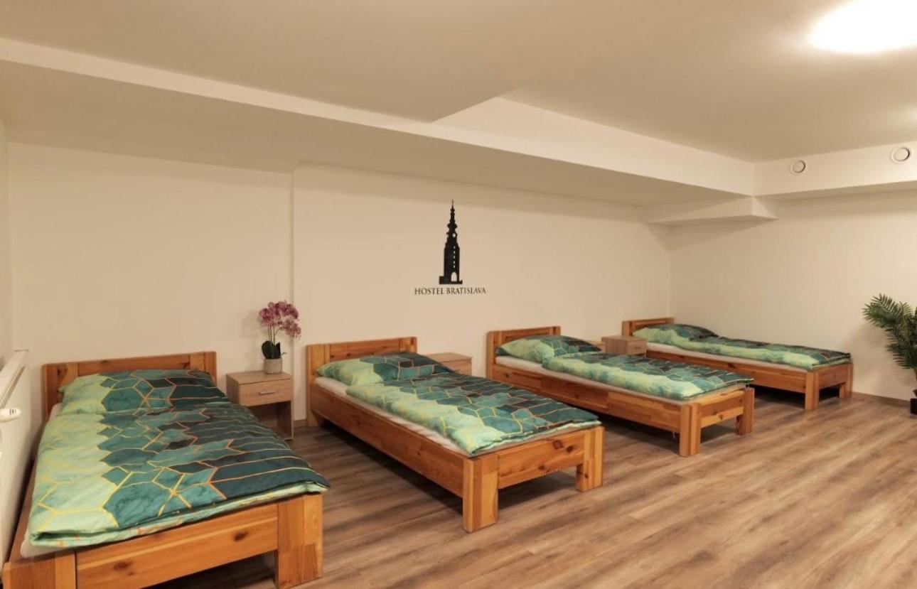 Hostel Old Town บราติสลาวา ภายนอก รูปภาพ